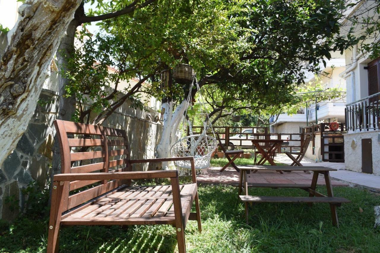 Modern Apartment With Garden 키사모스 외부 사진